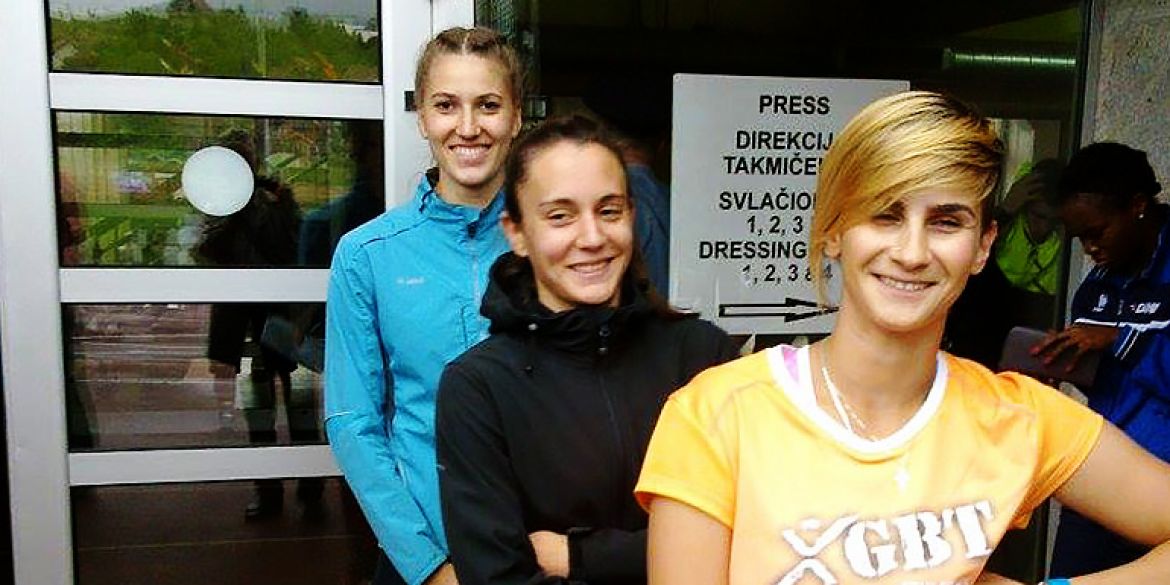 Ana Medić u sredini