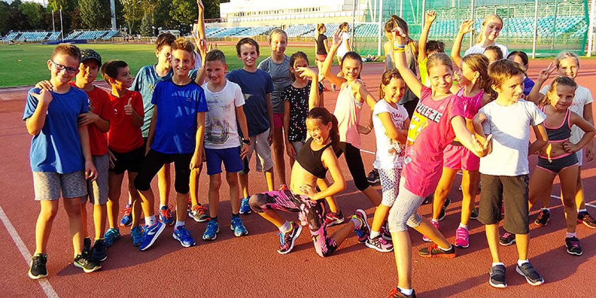 Dio ekipe jednog od pogona škole atletike :)