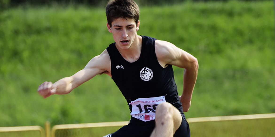 Filip Svalina poput Hrvoja Čukmana pojedinačno je slavio u dvije discipline, i to 3000m te 3000m zapreke