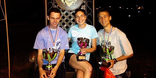 Goran Grdenić, Matea Matošević i Bruno Erent (s lijeva na desno) s trofejima
