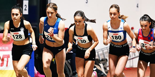 Sara Delić i Mia Amber Berić na startu 3000m